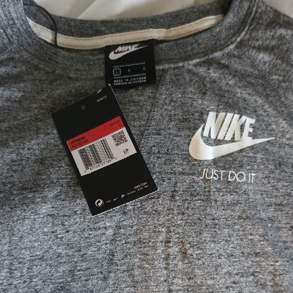 Nike Sweatshirt long sleeve Crewneck Organic Cotton Womens Heather Gray